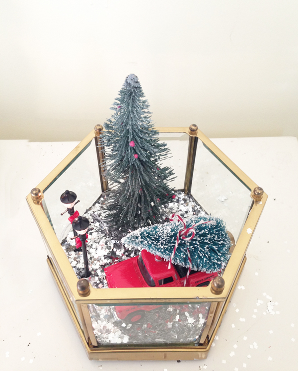 DIY light fixture holiday scene - The Sweet Escape