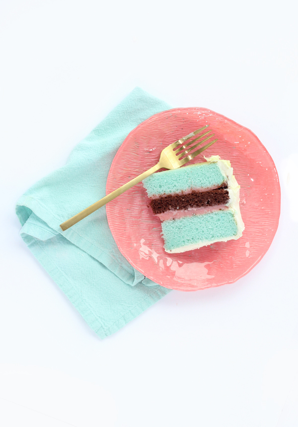 Spring Blue and pink cake byThe Sweet Escape