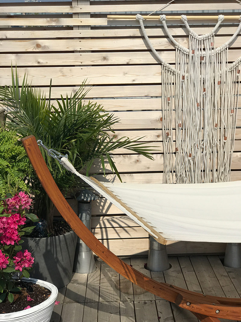 Patio Makeover by The Sweet Escape #hammock