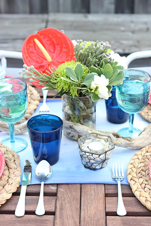 Under the Sea Outdoor Dinner Party Tablescape / The Sweet Escape