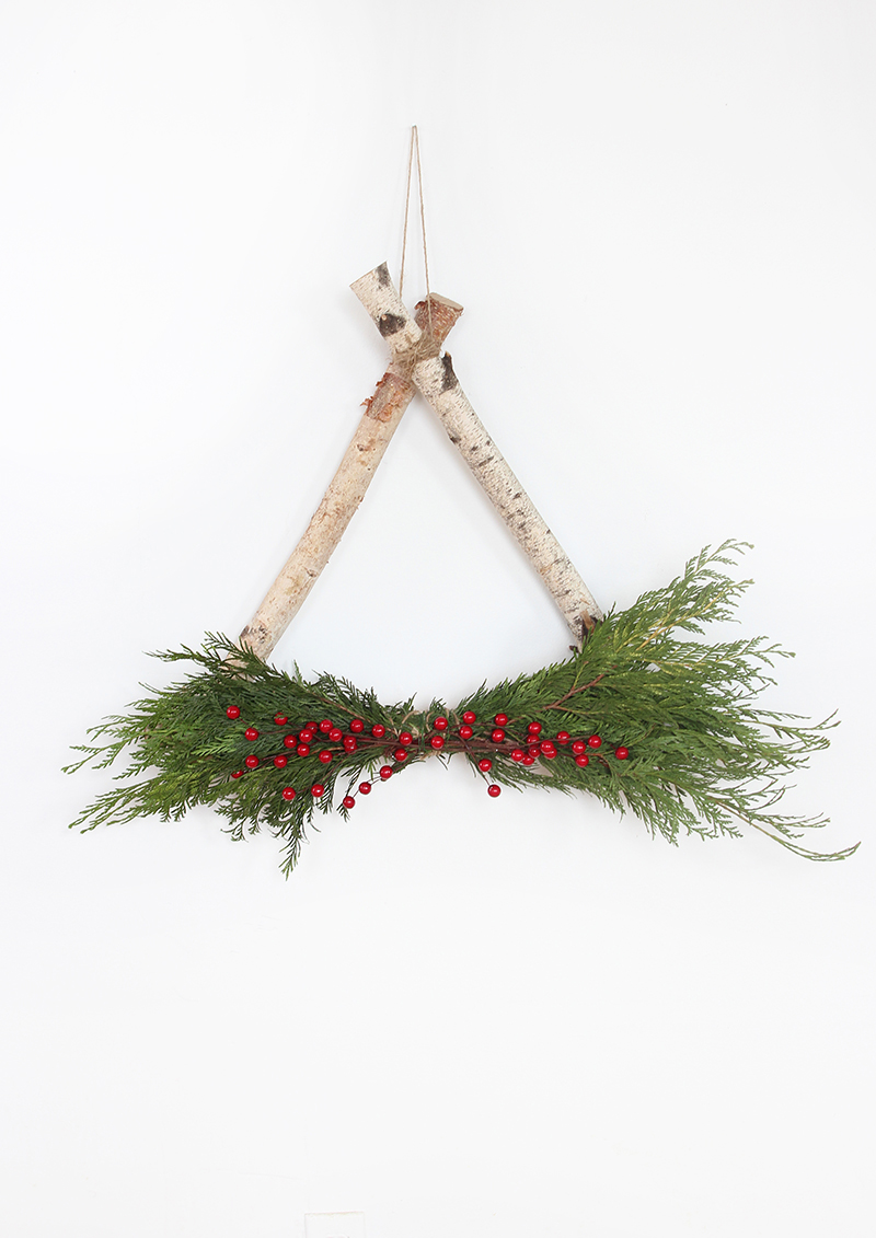 DIY Triangle Holiday Wreath by The Sweet Escape